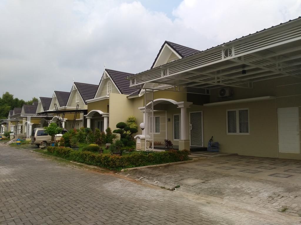 Jasmine Park Guest House 三宝垄 外观 照片